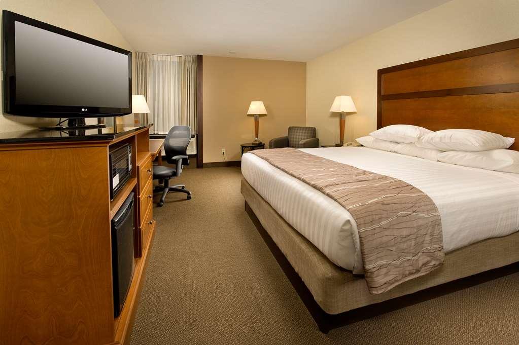 Drury Inn & Suites Springfield Room photo